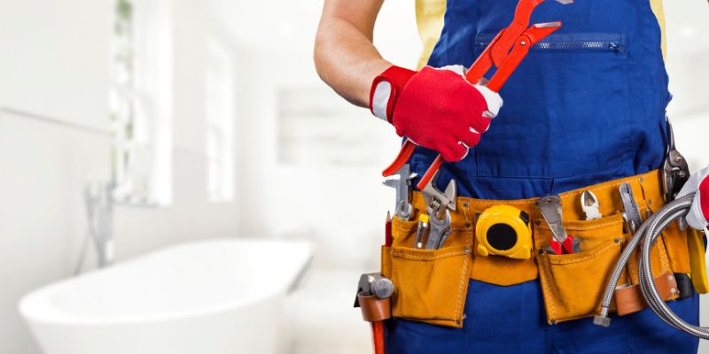 Como Evitar Golpes na Contratação de Encanador em Maringá